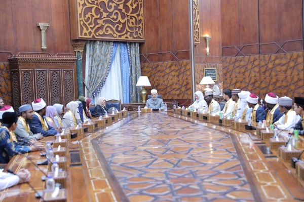  الأزهر يلتقي طلاب مدرسة الإمام الطيب .jpeg