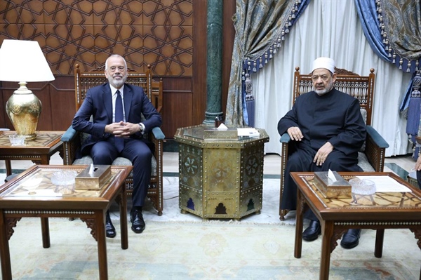 الإمام الأكبر يستقبل السفير اليوناني لدى القاهرة .jpeg
