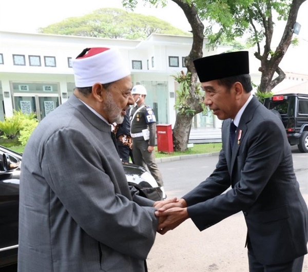 رئيس إندونيسيا يستقبل شيخ الأزهر في القصر الرئاسي بالعاصمة الإندونيسية جاكرتا