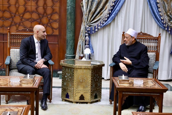 شيخ الأزهر ووزير التربية التعليم يناقشان تعزيز تدريس اللغة العربية والتربية الدينية في المناهج الدراسية