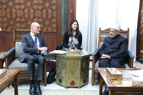 شيخ الأزهر يستقبل السفير الهولندي لحقوق الإنسان لبحث الموضوعات ذات الاهتمام المشترك