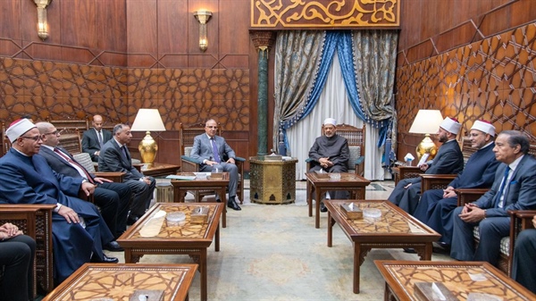 شيخ الأزهر يستقبل وزيري الموارد المائية والأوقاف لمناقشة سبل رفع الوعي بأهميَّة ترشيد المياه .jpeg
